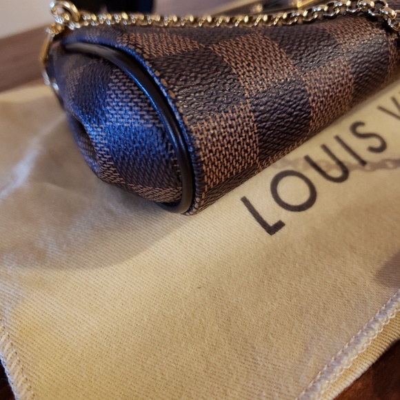 Authentic Louis Vuitton Eva Clutch - Picture 4 of 8